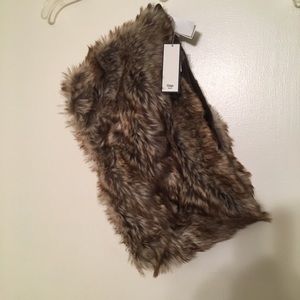 NWT Faux-Fur Infinity Scarf 🧣 GAP
